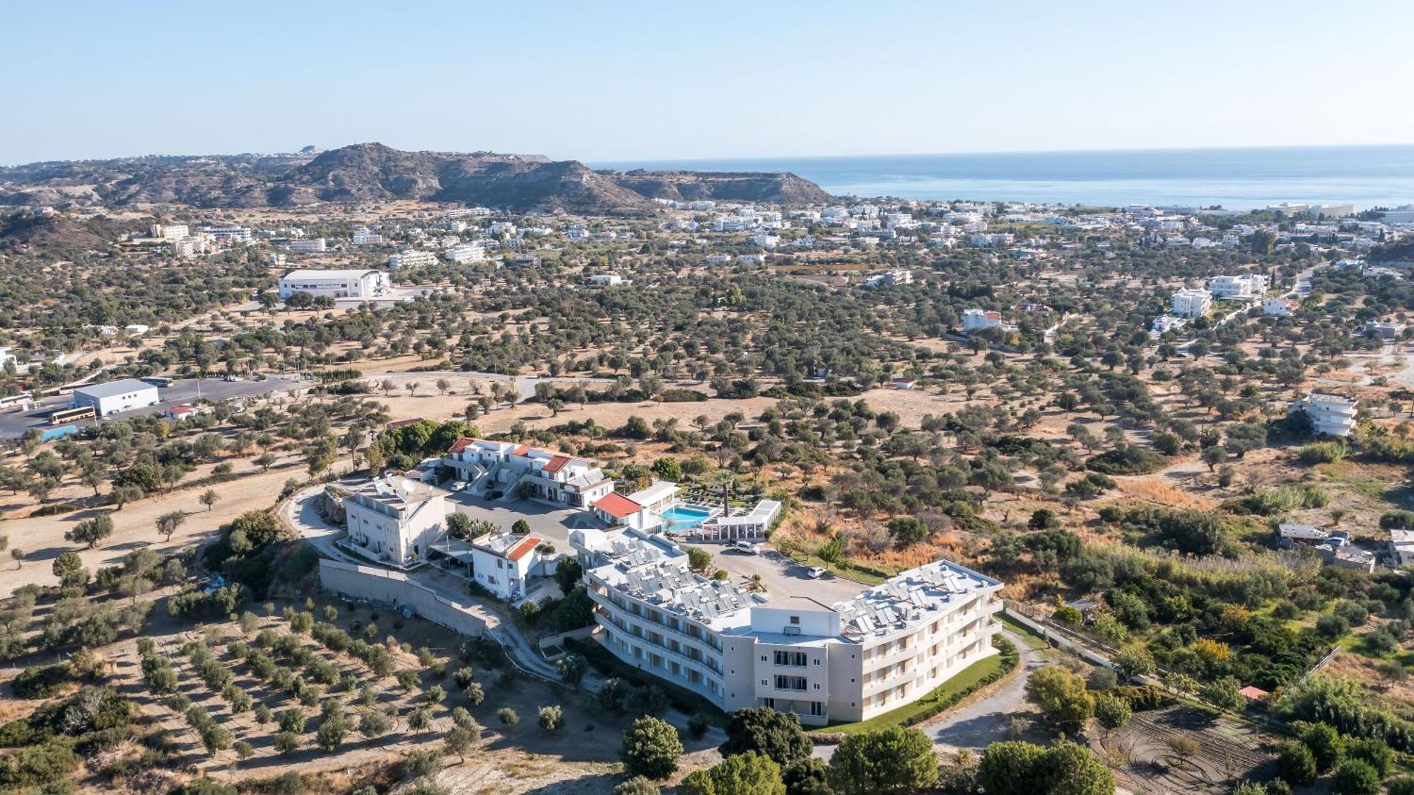 Hillside & Aparthotel